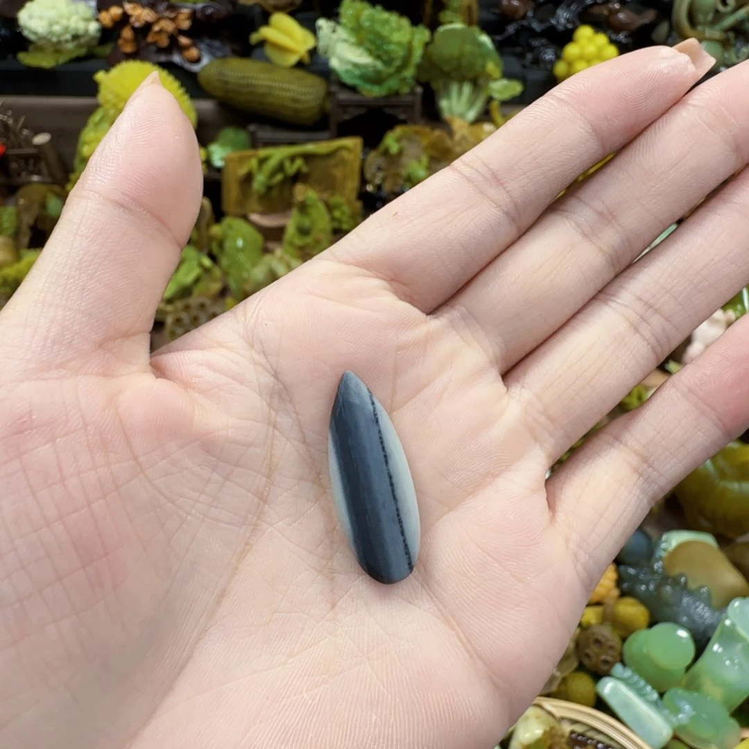 臭***友蛇纹石玉未镶嵌摆件