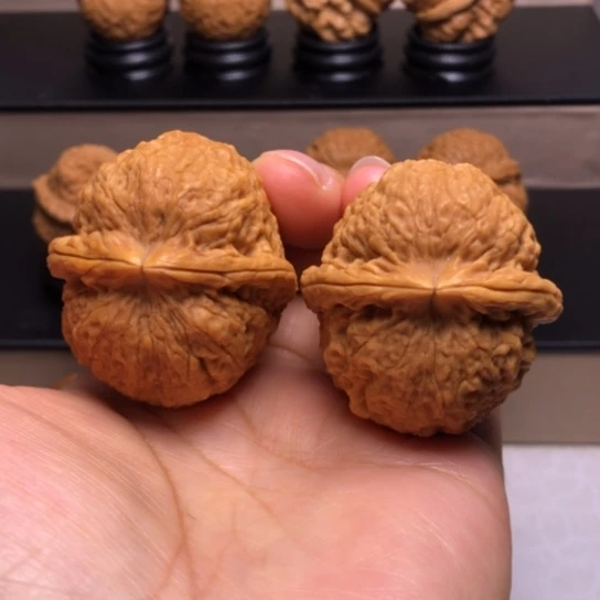 文玩核桃把件麒麟铁狮子8