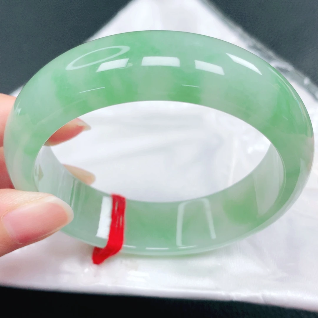 翡翠未镶嵌手镯57圈
