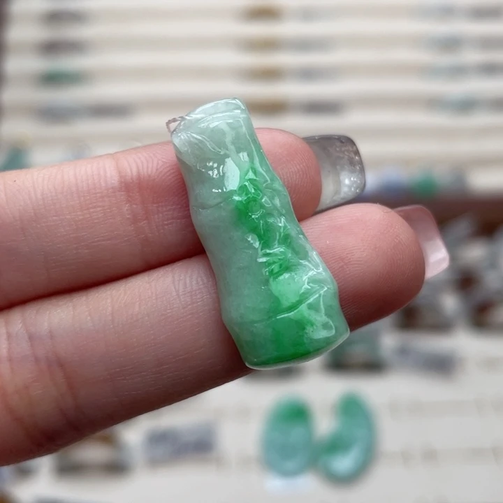 翡翠未镶嵌颈饰a63阳绿飘花竹节