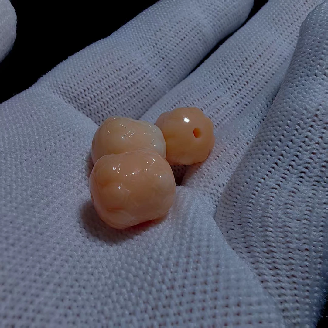 YL0140  万宝莲花珠约12mm+