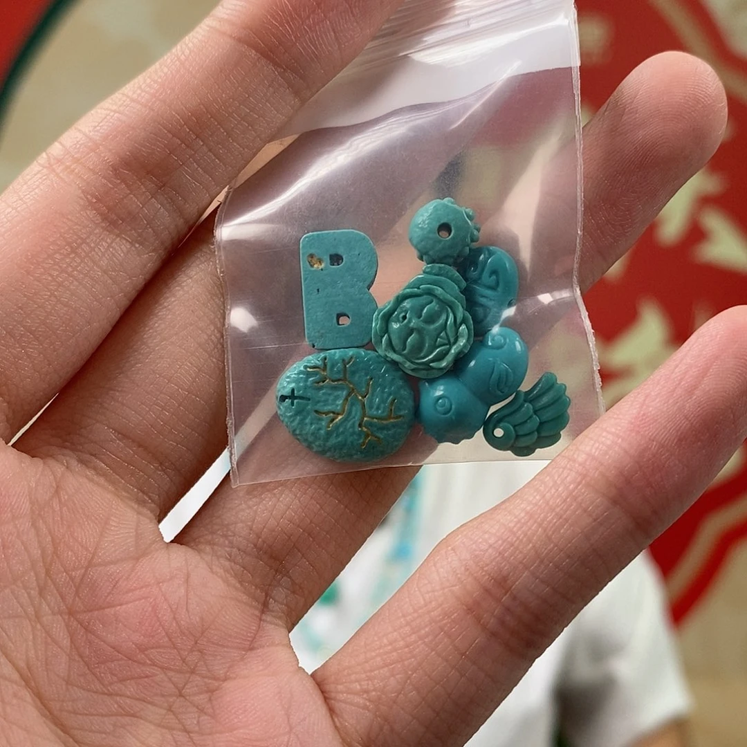 绿松石未镶嵌珠宝奇石