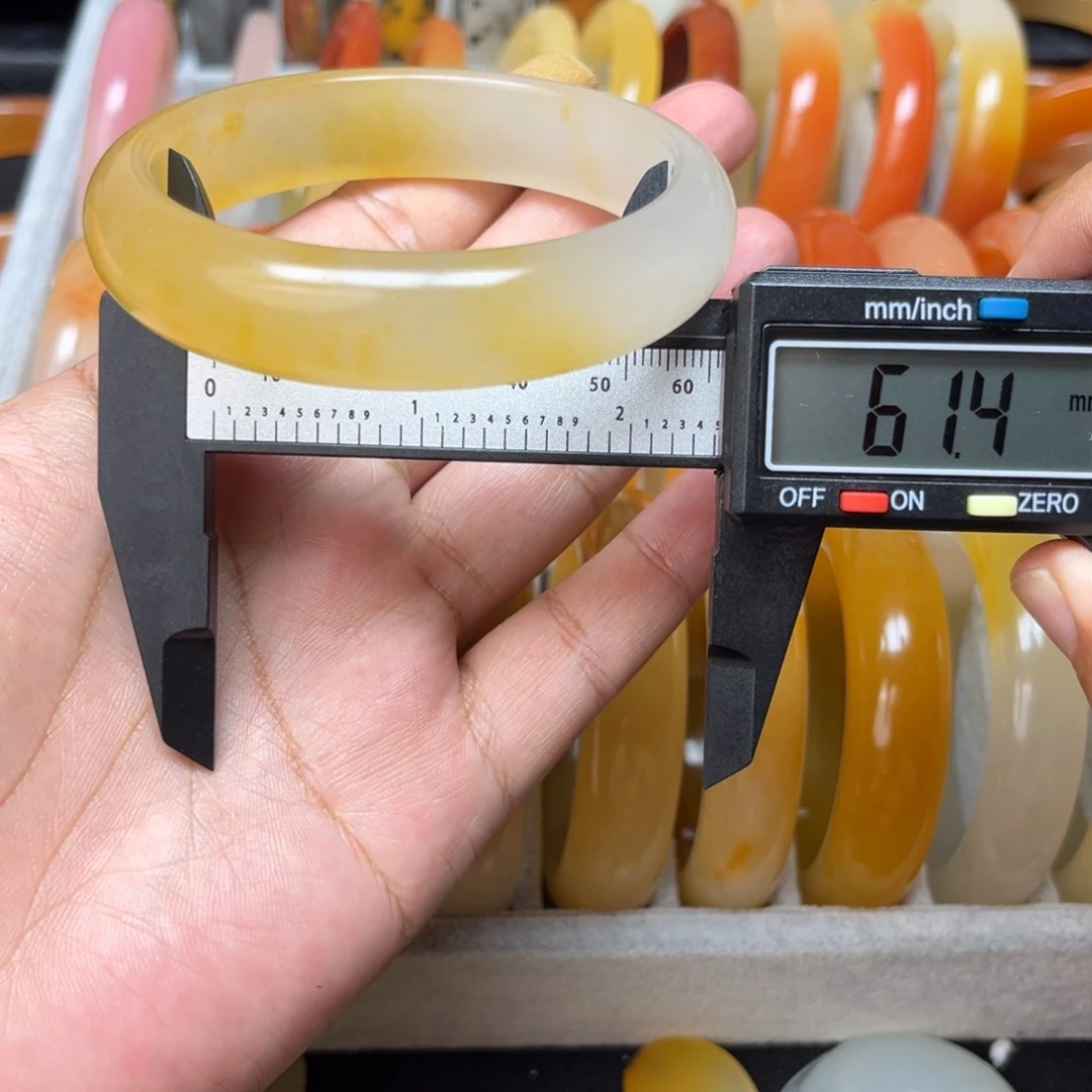 石英质玉（黄龙玉）未镶嵌手镯
