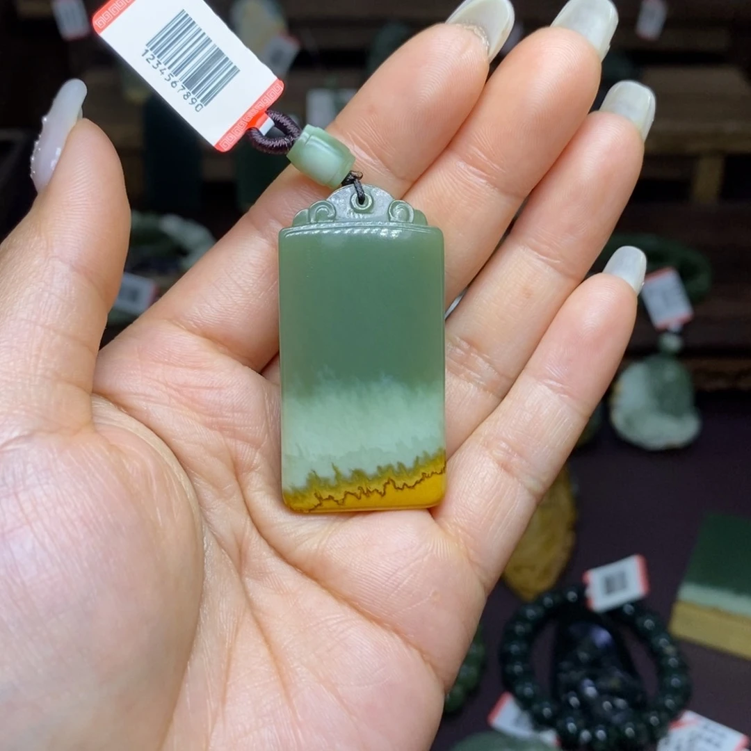 岫岩河磨玉（透闪石质玉）颈饰未镶嵌玉*儿