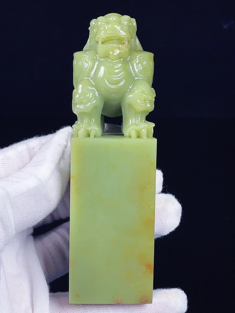 精品寿山石艾叶绿古兽