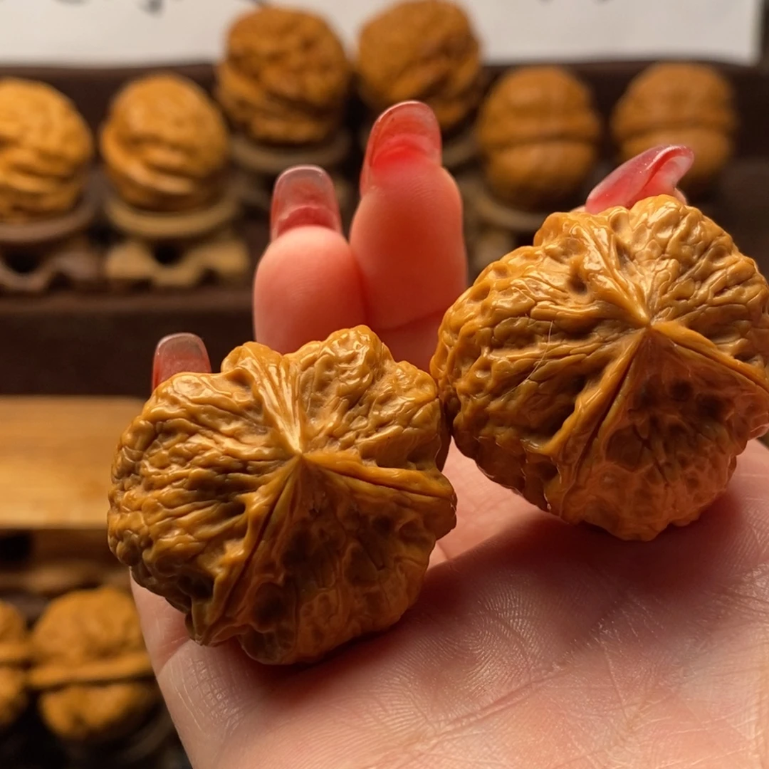 文玩核桃把件35梅花三棱