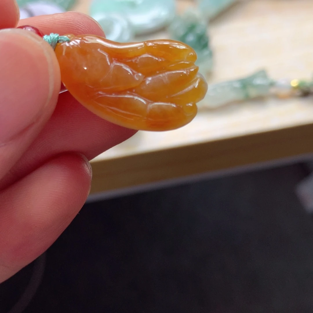 翡翠未镶嵌颈饰吊坠