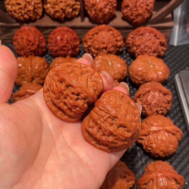 小****把件文玩核桃40.6尺寸白狮子2103