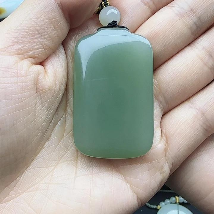 ****࿐和田玉未镶嵌颈饰