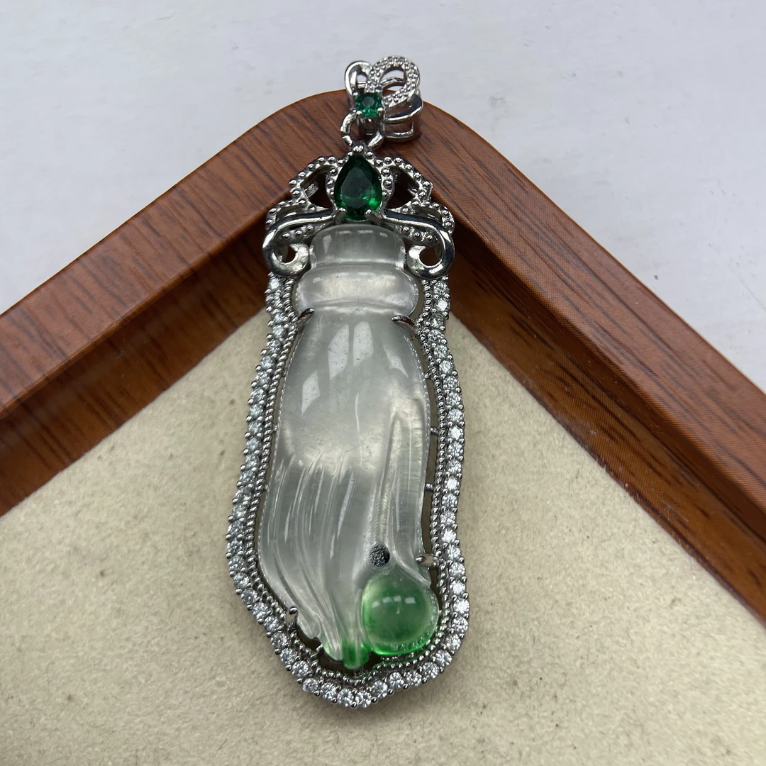 A486绿飘花掌上明珠吊坠时尚百搭女款多样发货其一