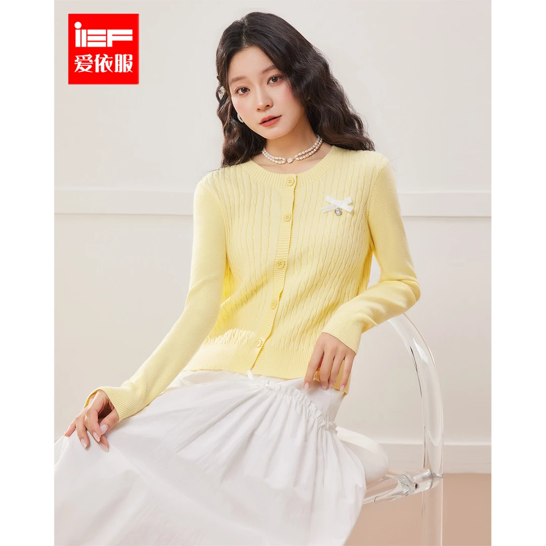 IEF/爱依服2025秋季新款时尚温柔风蝴蝶结设计大码显瘦毛织外披