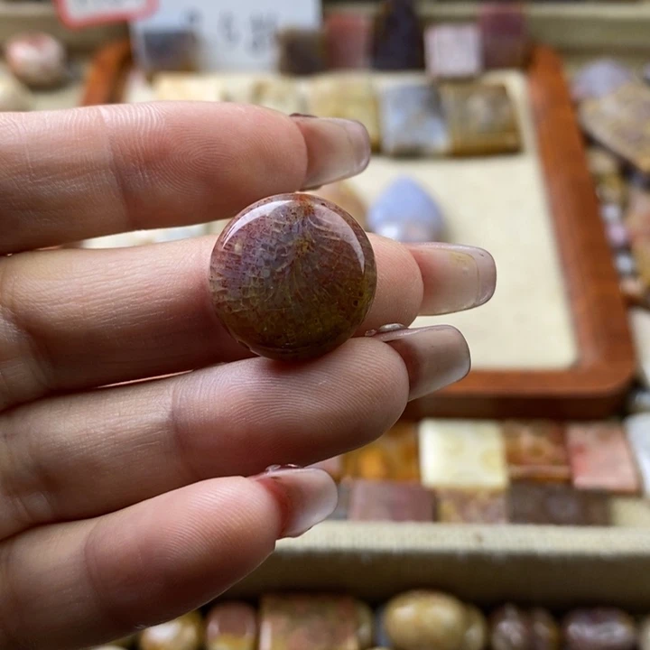 颈饰合金石英岩玉