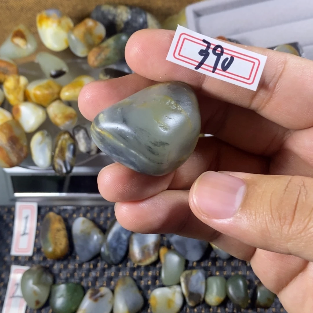 和田玉（糖玉）未镶嵌挂件