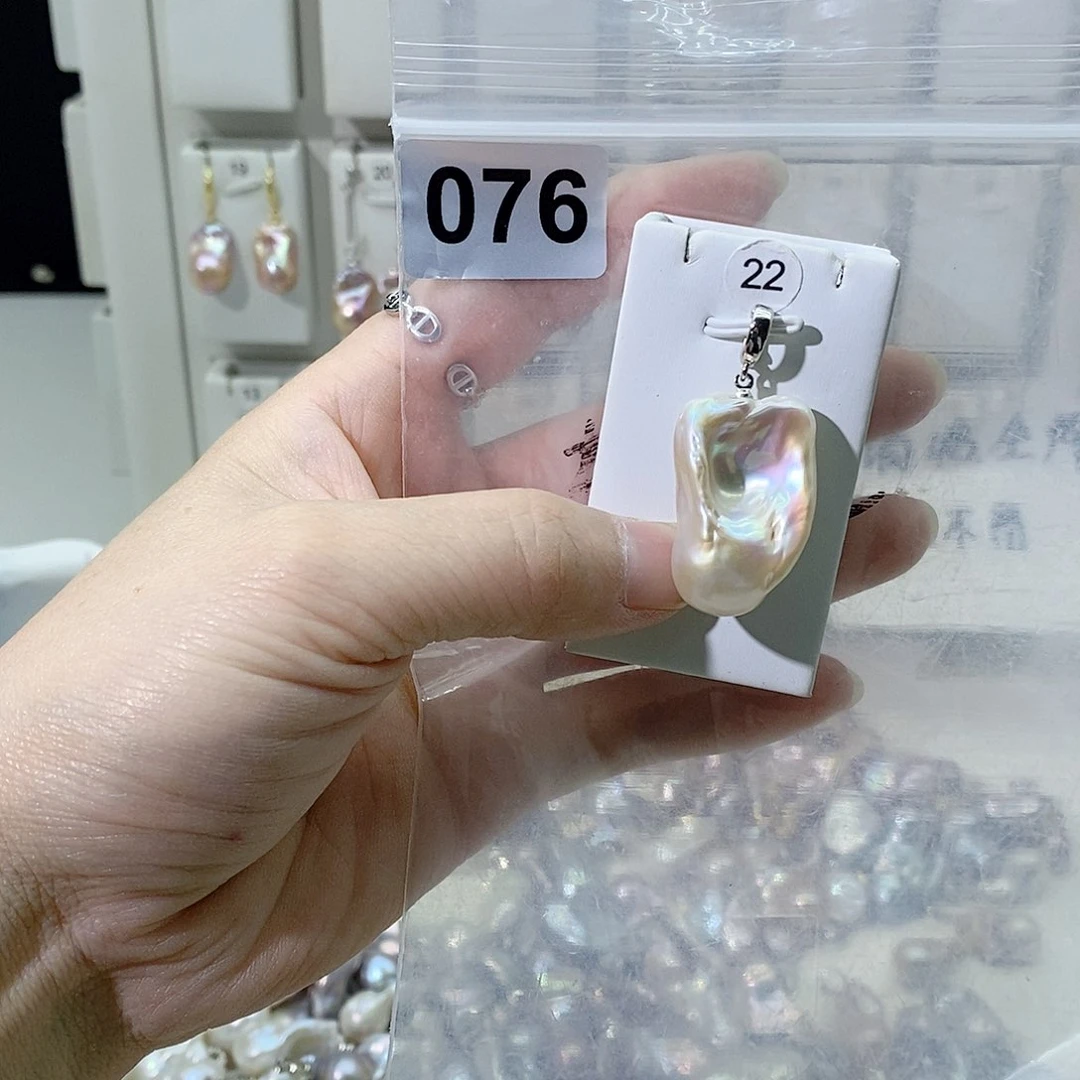 淡水珍珠合金颈饰