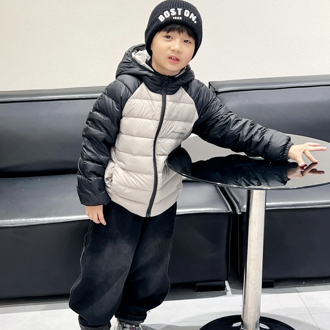 轻薄白鸭绒连帽男童羽绒服儿童韩版2025新款童装简潮保暖外套