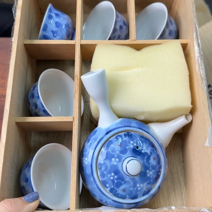 一个陶瓷物件哈哈哈哈哈