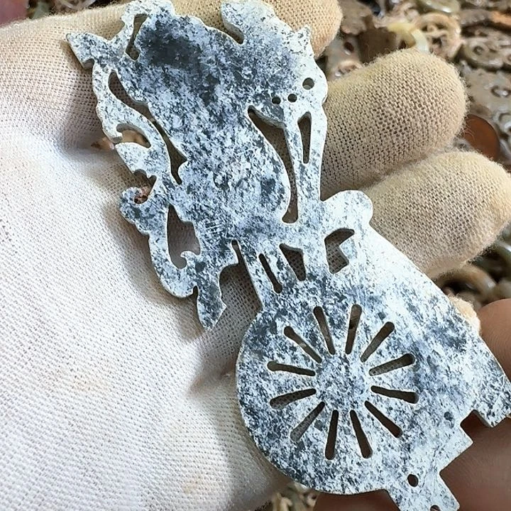 和田玉未镶嵌挂件