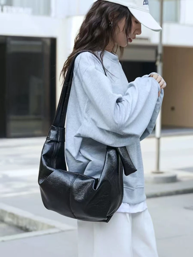 韩系ins大容量复古软皮褶皱饺子包慵懒风休闲百搭单肩挎包