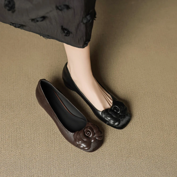 【跟高3CM】羊羊羊/圆头复古棕色花朵浅口懒人鞋平底女单鞋