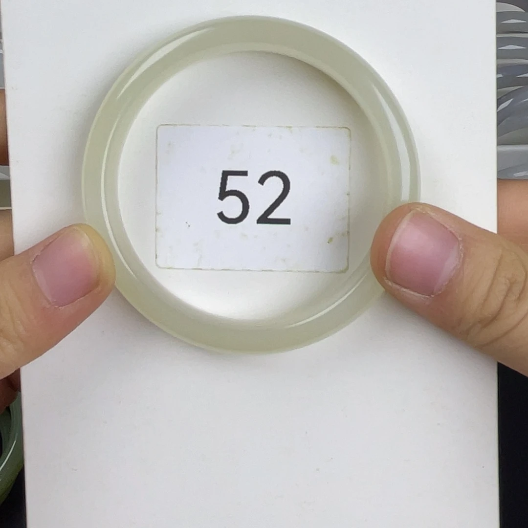 和田玉手镯未镶嵌不退不换