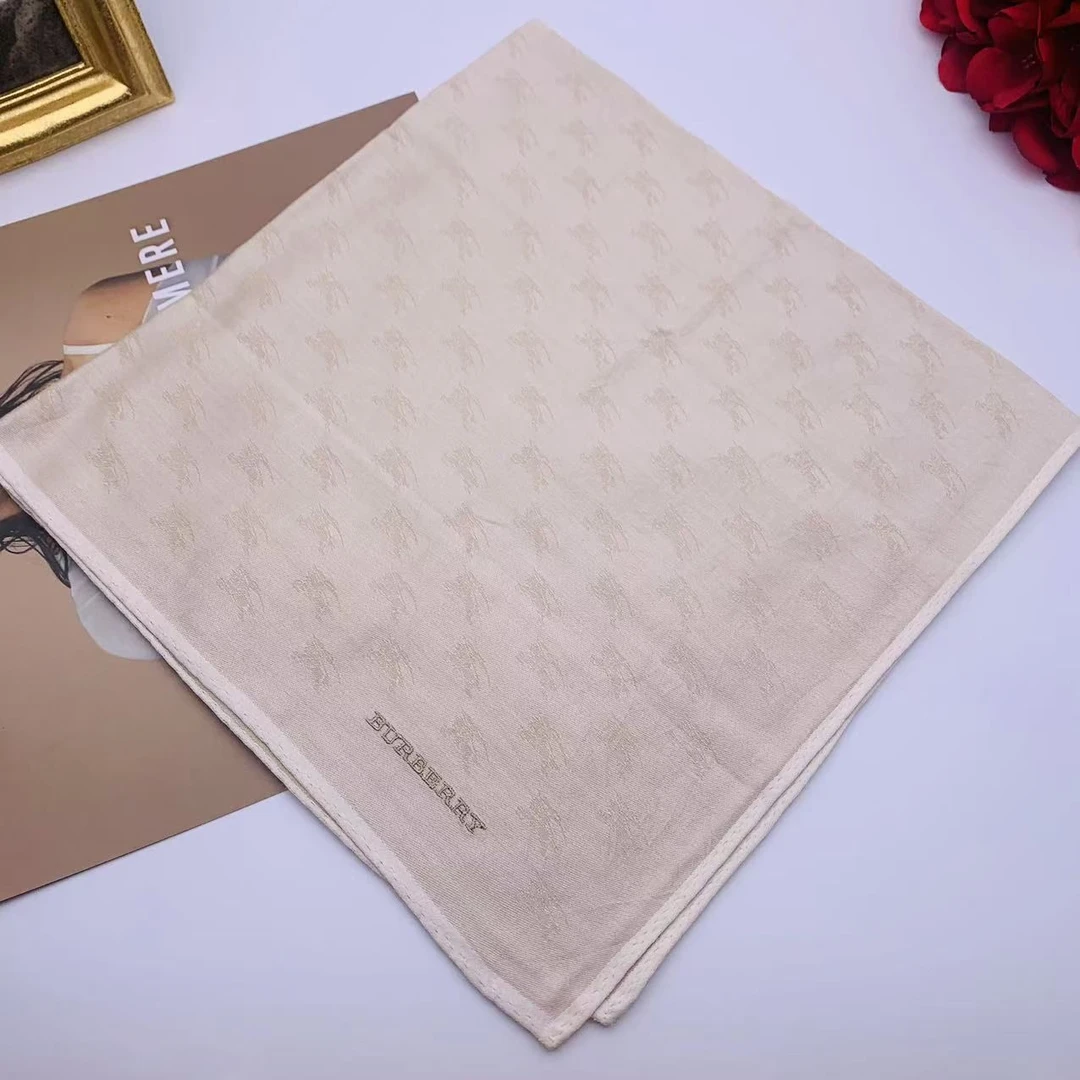 99新 BURBERRY/博柏利 海囤/巴宝莉/丝巾/yy05013