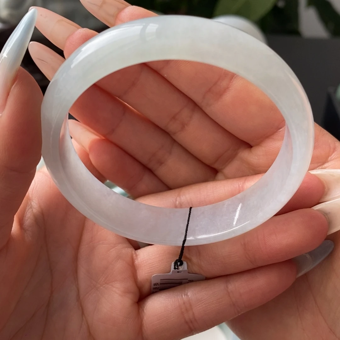 翡翠手镯未镶嵌天然