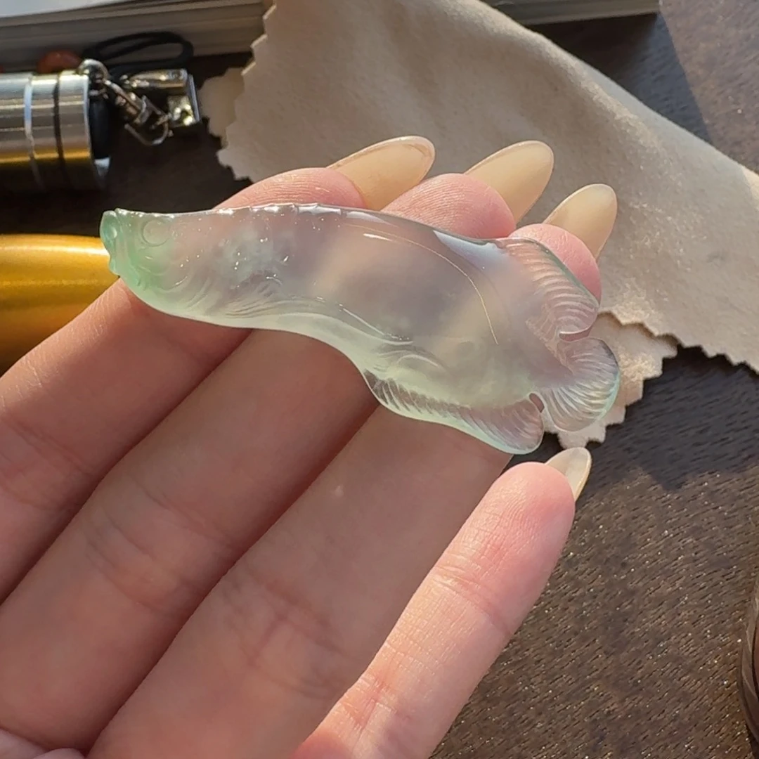 翡翠颈饰未镶嵌木那金龙鱼