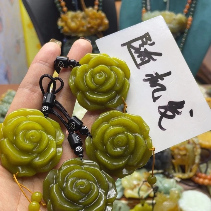 蛇纹石玉合金颈饰