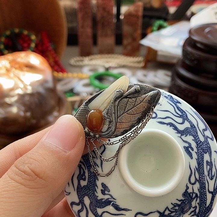 瓷片哈哈哈哈哈哈哈哈哈哈就