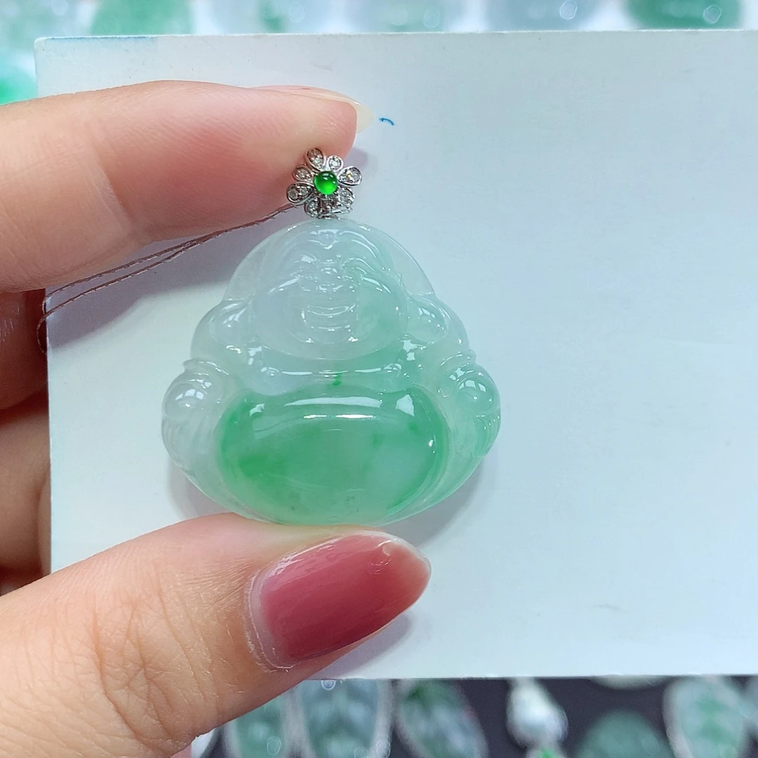 翡翠18K金镶嵌颈饰佛
