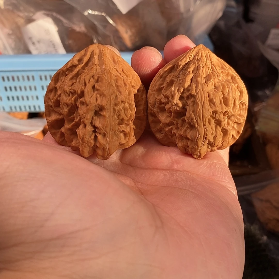 1文玩核桃火焰马蹄41-451