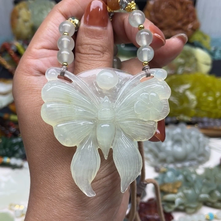 蛇纹石玉未镶嵌颈饰