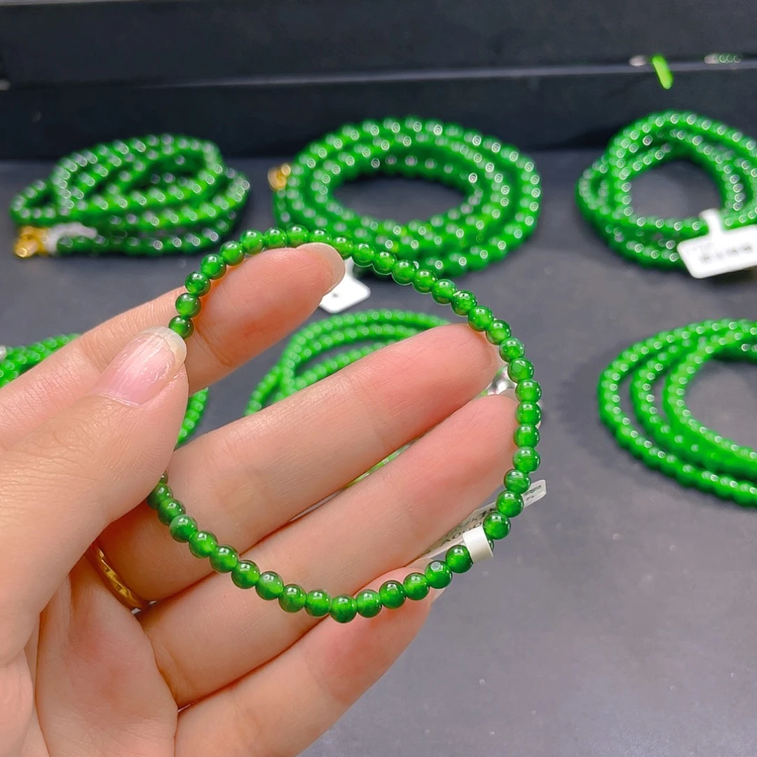 翡翠未镶嵌颈饰