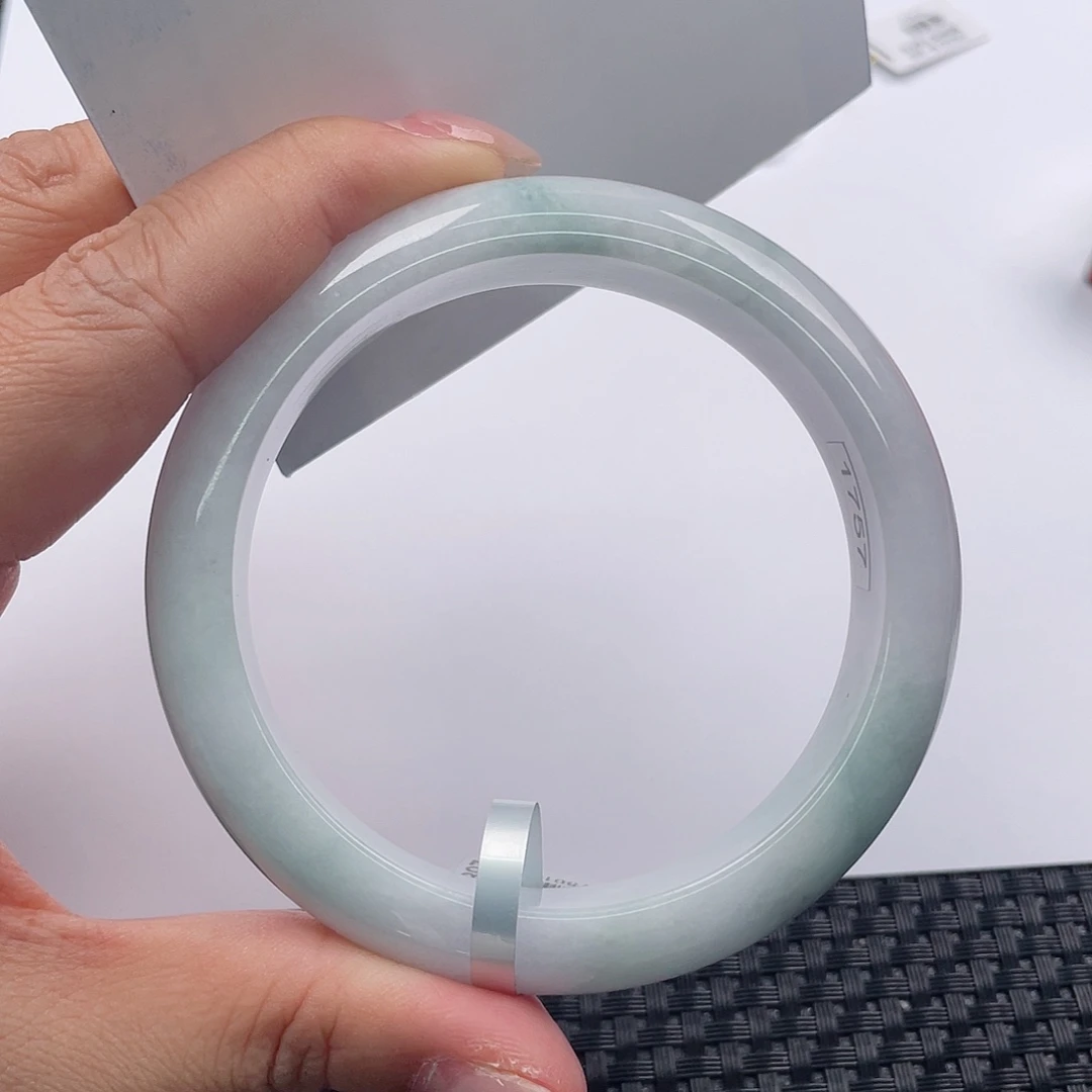 翡翠未镶嵌手镯圈口60