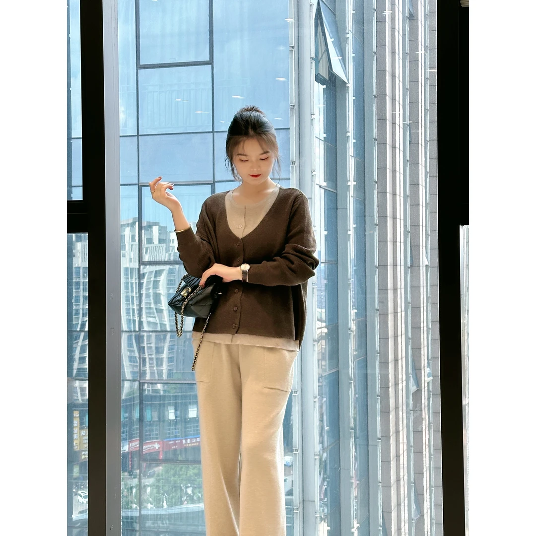 902 假两件咖色针织开衫女秋冬气质洋气小众简约百搭上衣