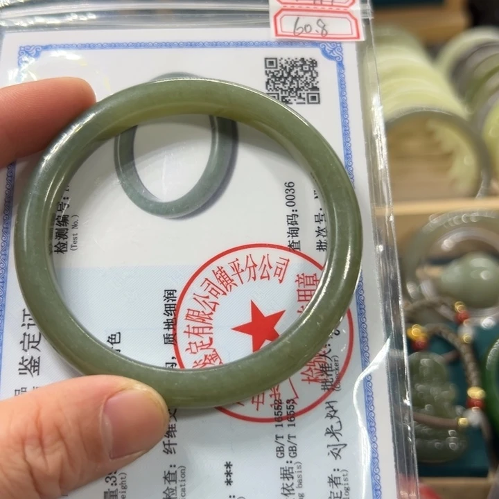 和田玉手镯未镶嵌60.8圈围10414