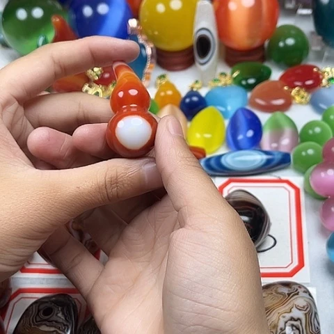 玛瑙/玉髓耳钉未镶嵌