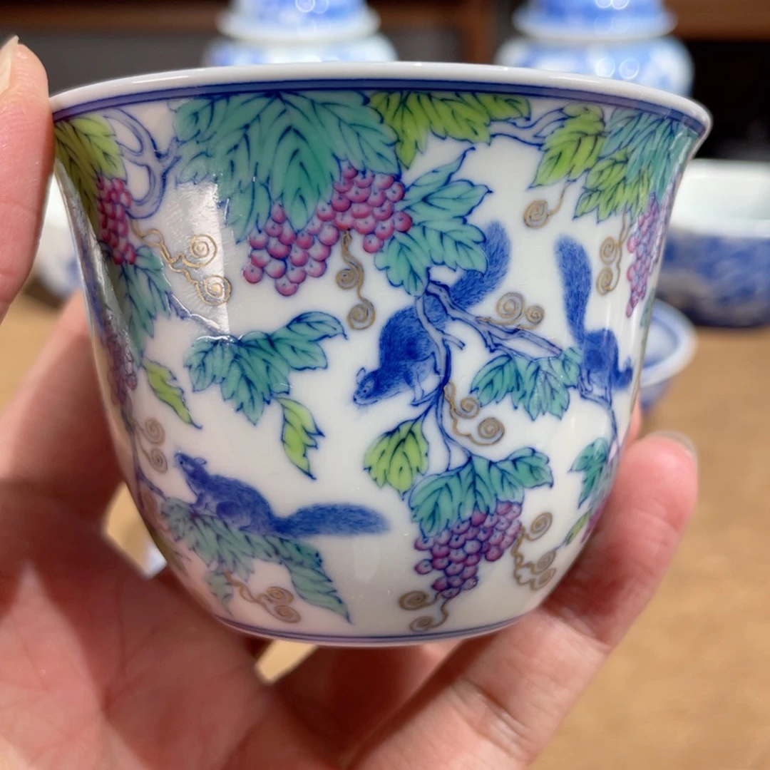杯 仪贤堂  斗彩松鼠葡萄 撇口杯