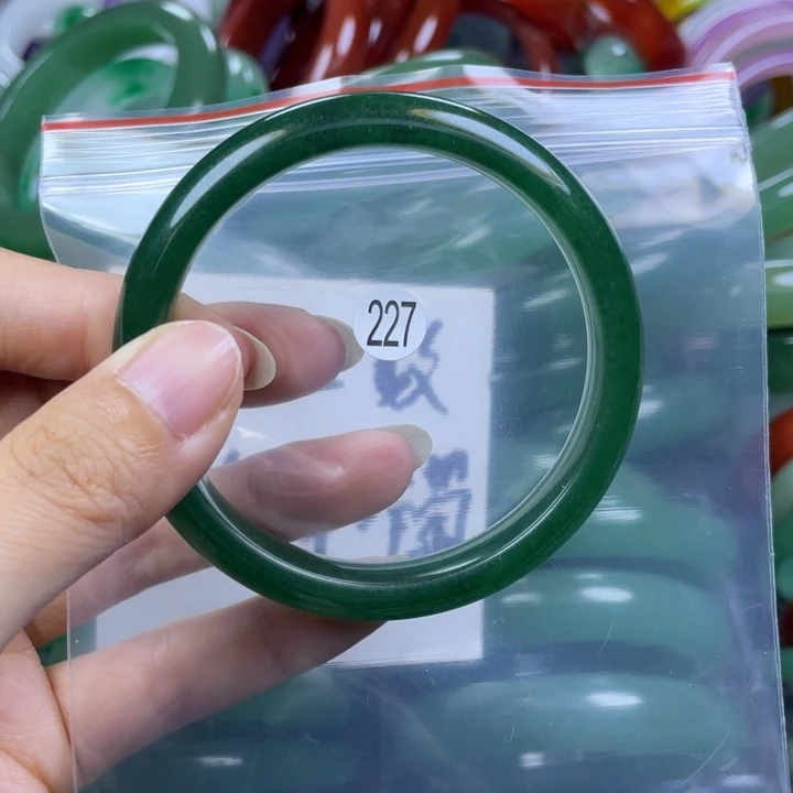 未镶嵌手镯石英质玉57