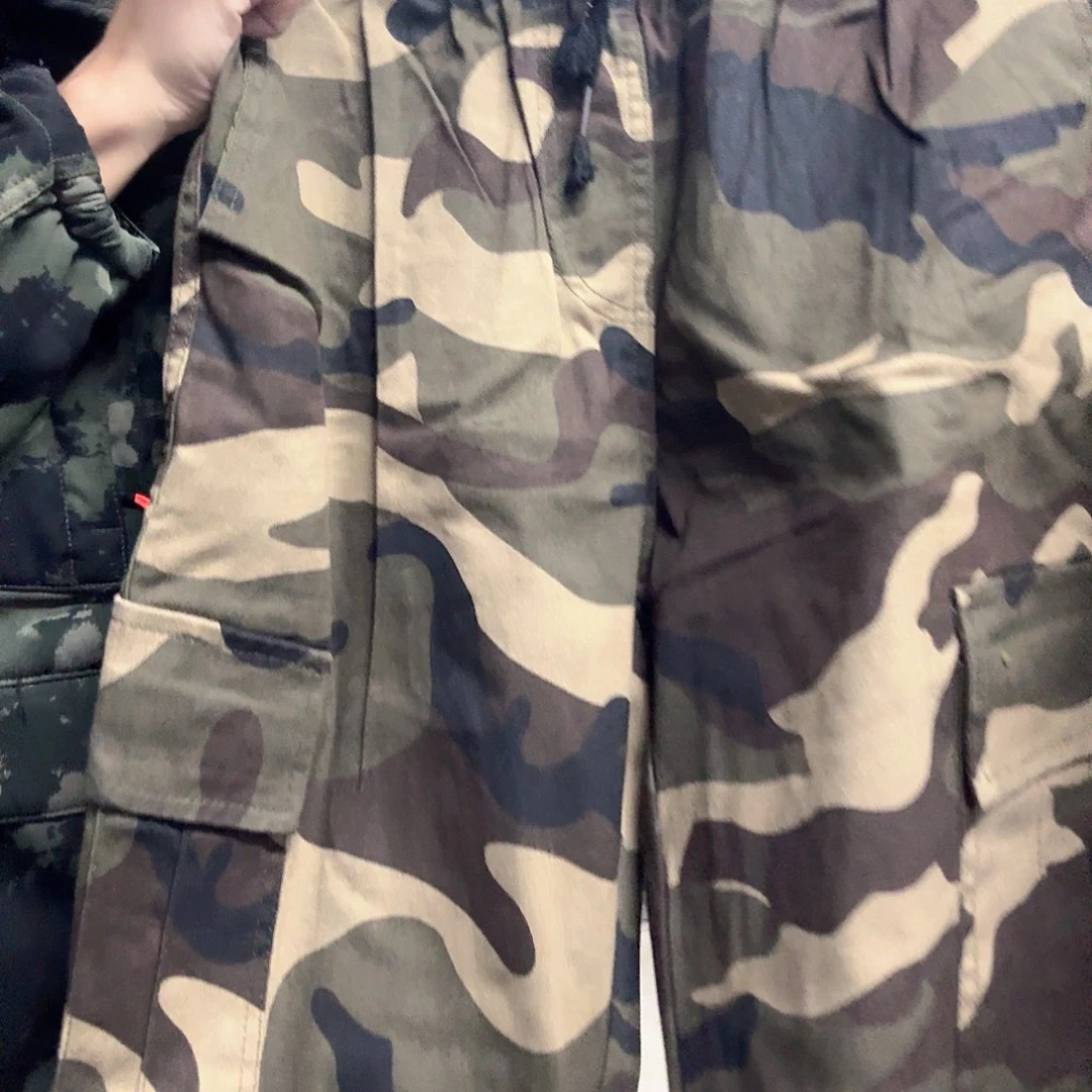 175裤子两条。 258