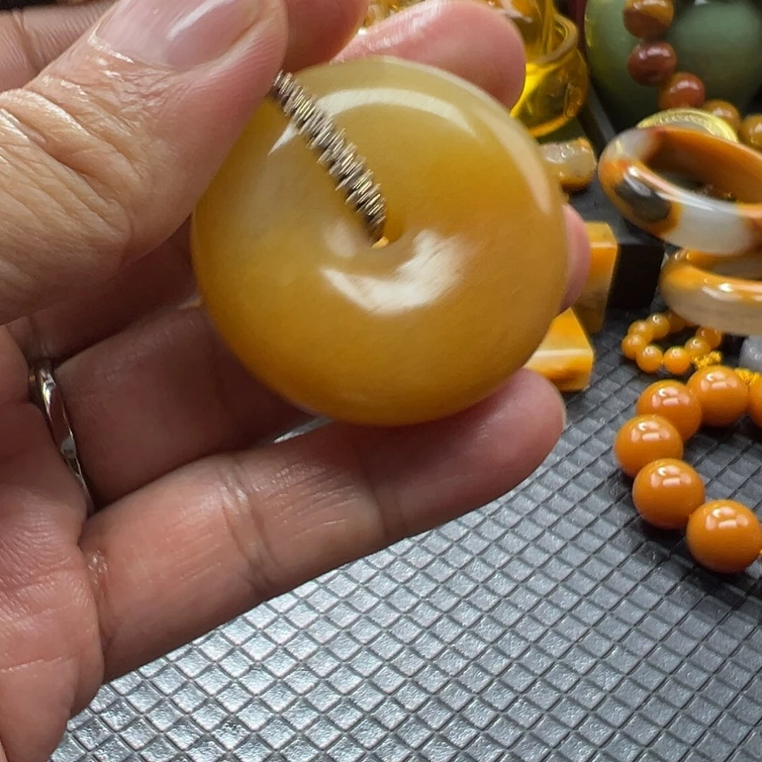 石英质玉未镶嵌颈饰