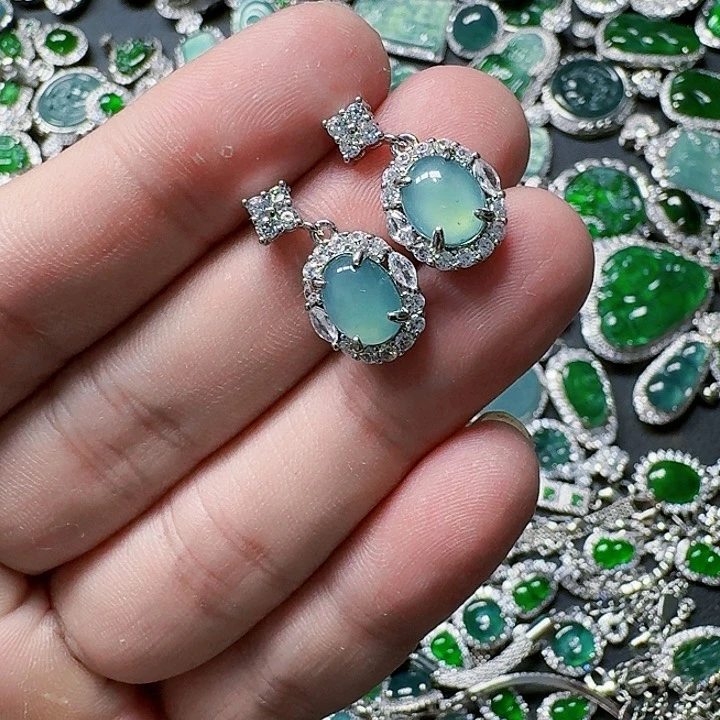 翡翠颈饰未镶嵌天然A货翡翠放漏