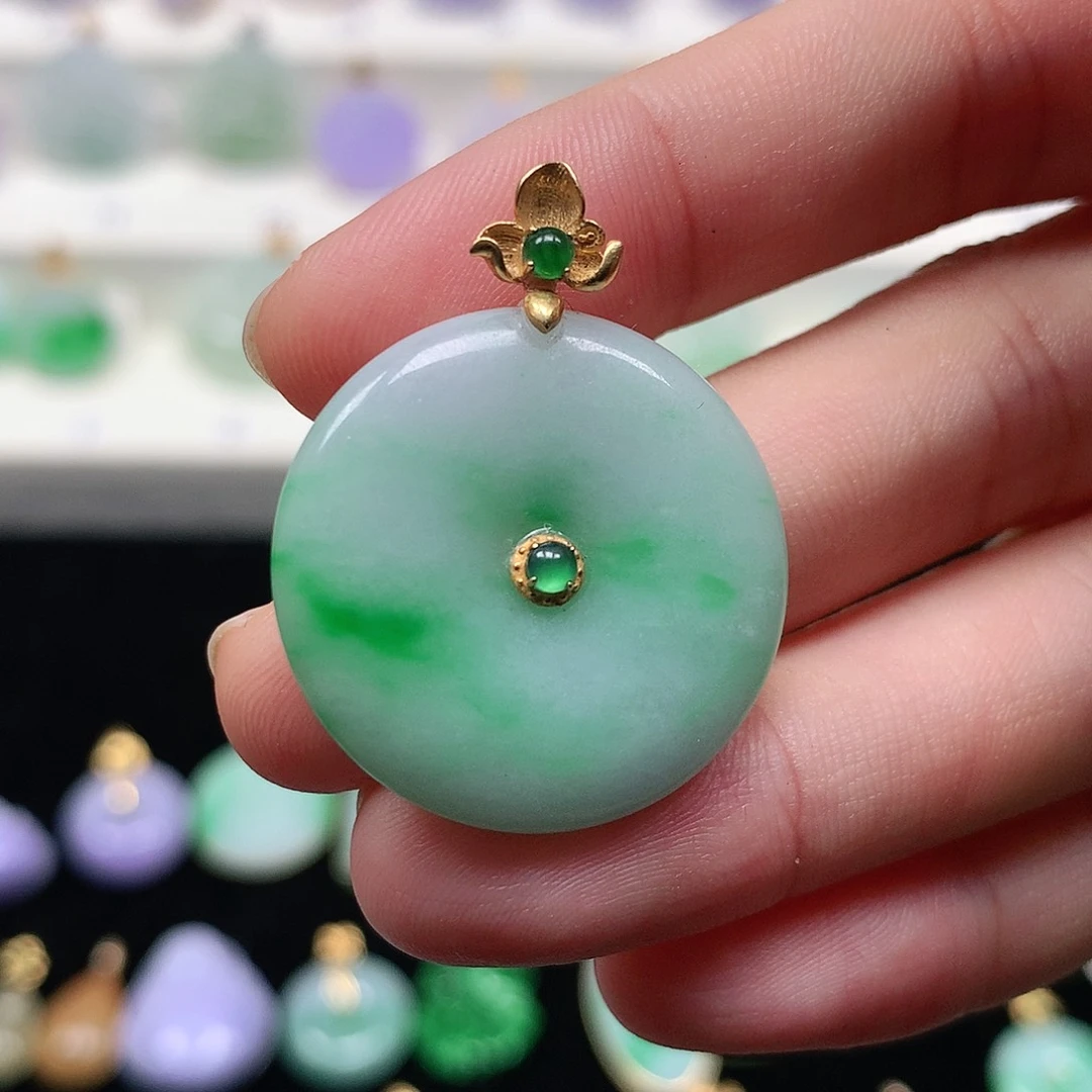 颈饰18K金镶嵌翡翠翡翠吊坠