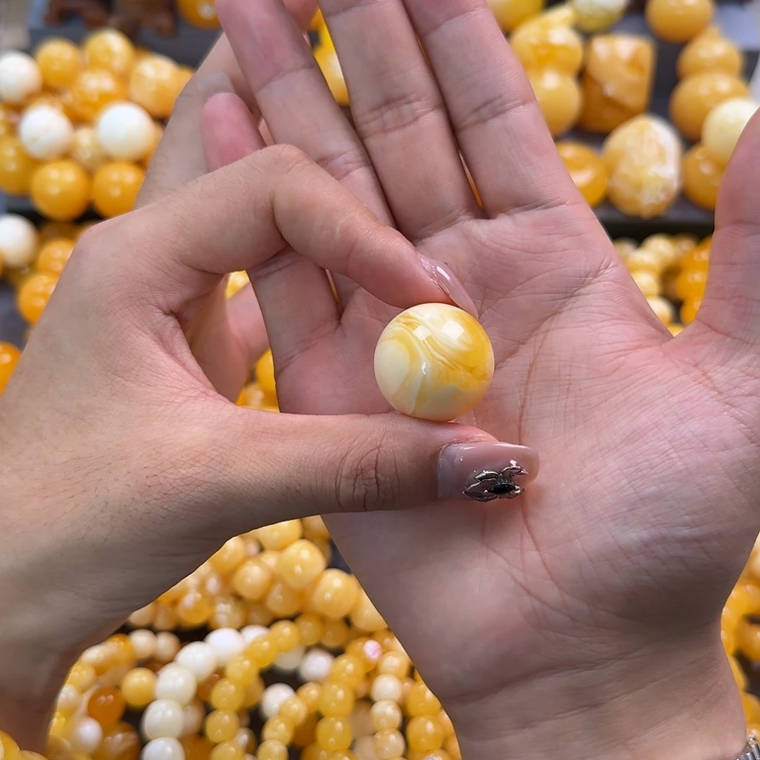 蜜蜡未镶嵌珠宝奇石