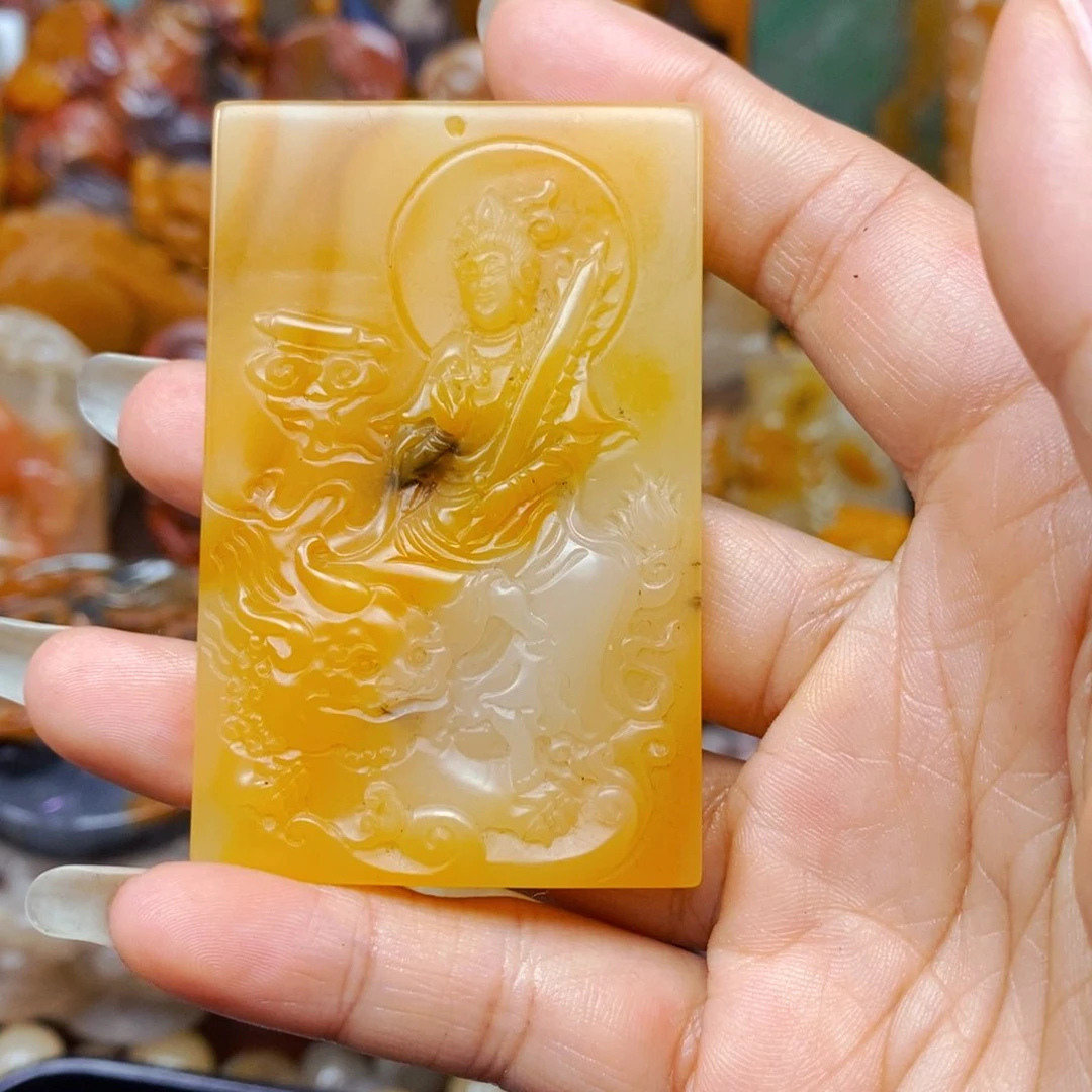 石英质玉（黄龙玉）未镶嵌颈饰