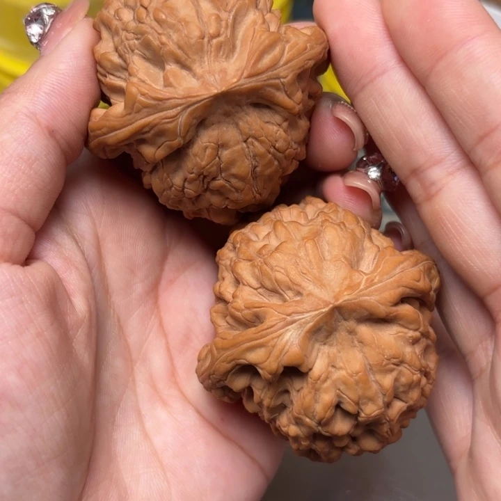 参***心文玩核桃吊坠53-7042-02