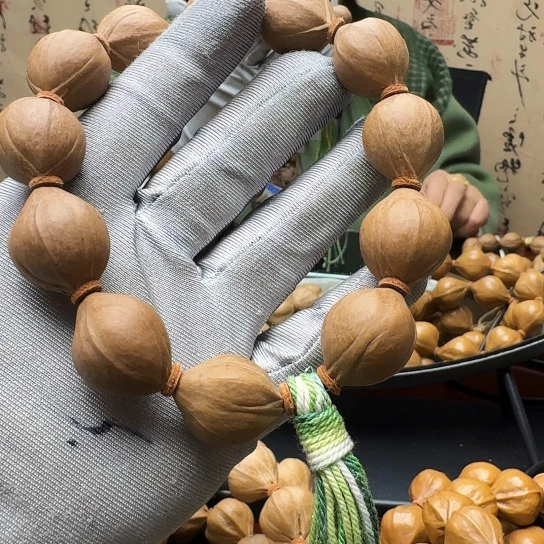 十***子橄榄核手串小铁盒