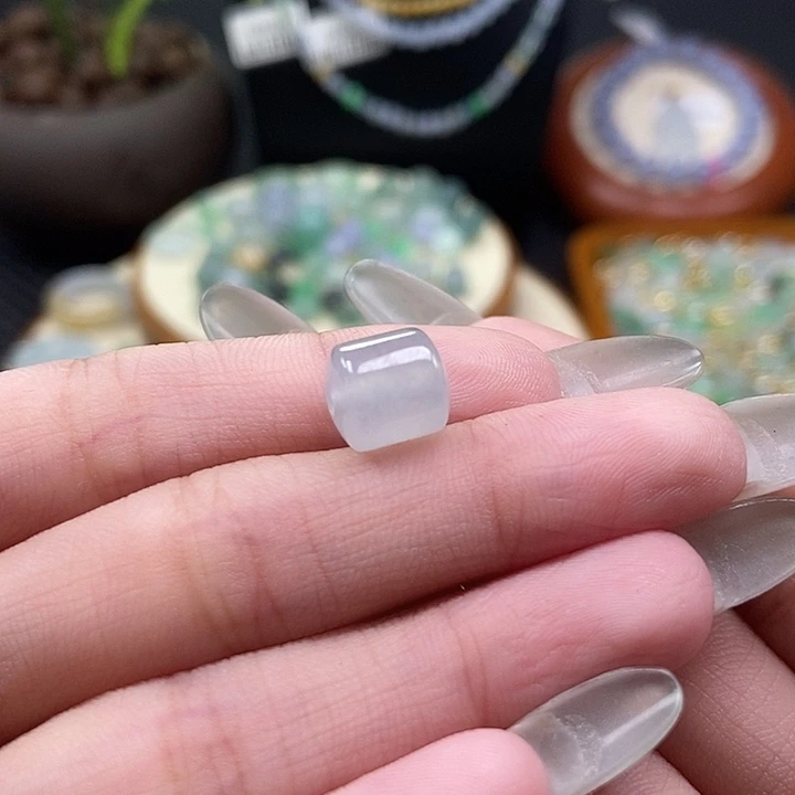 未镶嵌挂件翡翠吊坠