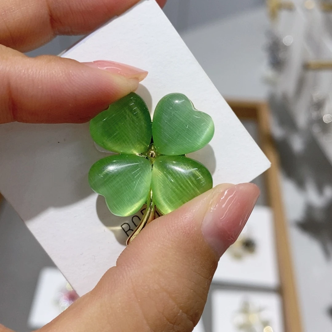 仿水晶铜合金胸针