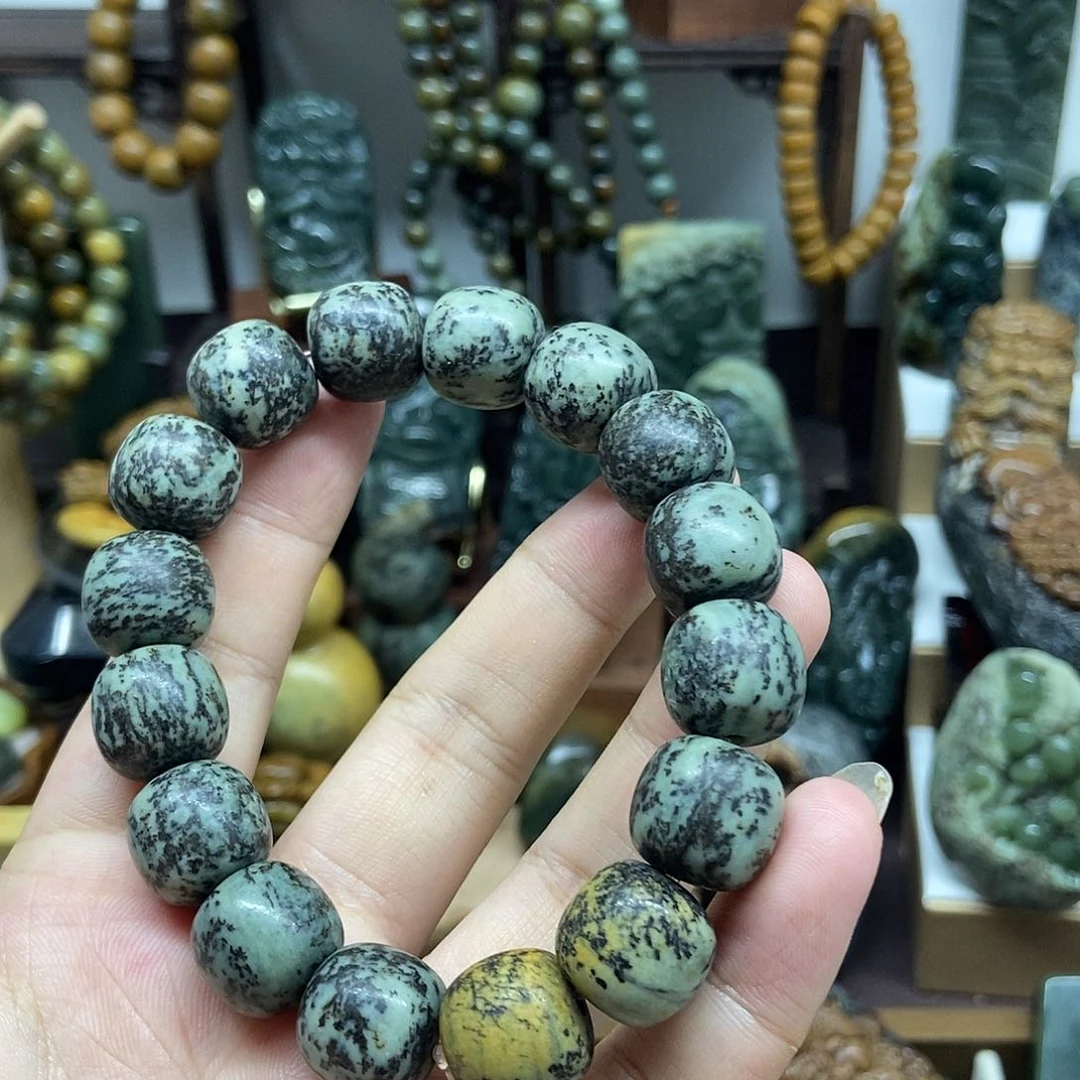 岫岩河磨玉（透闪石质玉）未镶嵌把件